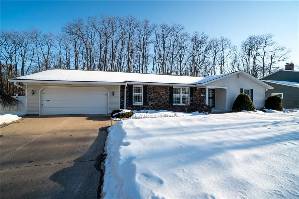Photo of 1323 Nixon AVENUE, Eau Claire, WI 54701 (MLS # 1598337)