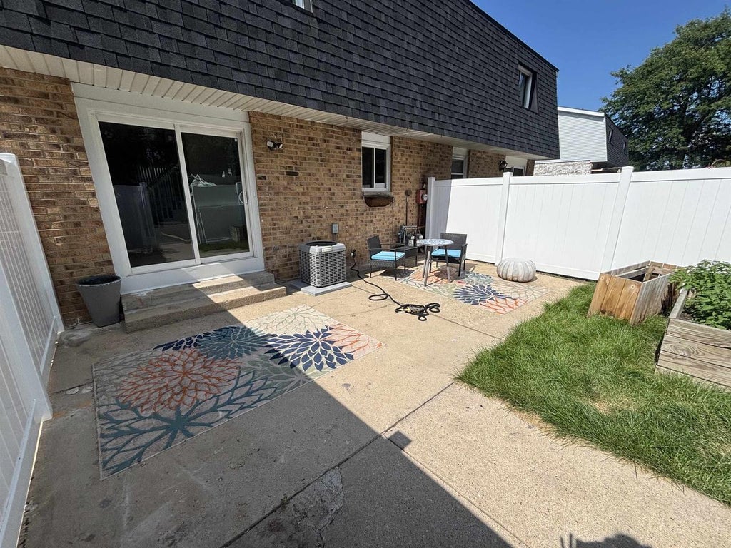 Photo of 1547 Ivory DRIVE, Sun Prairie, WI 53590 (MLS # 2027192)
