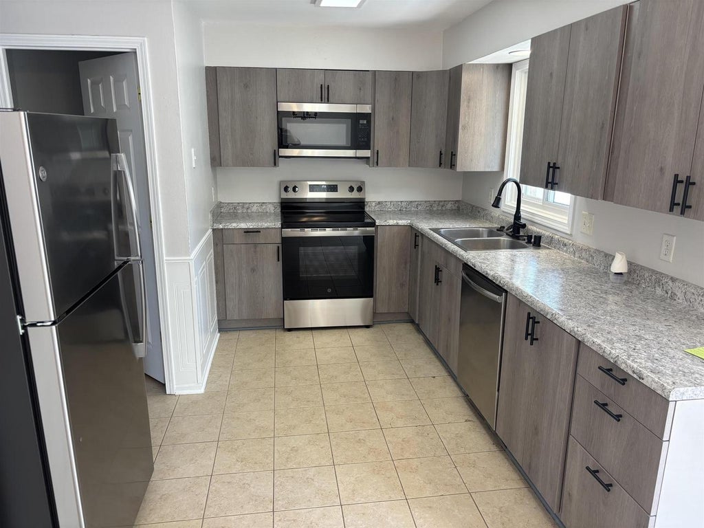 Photo of 1547 Ivory DRIVE, Sun Prairie, WI 53590 (MLS # 2027192)