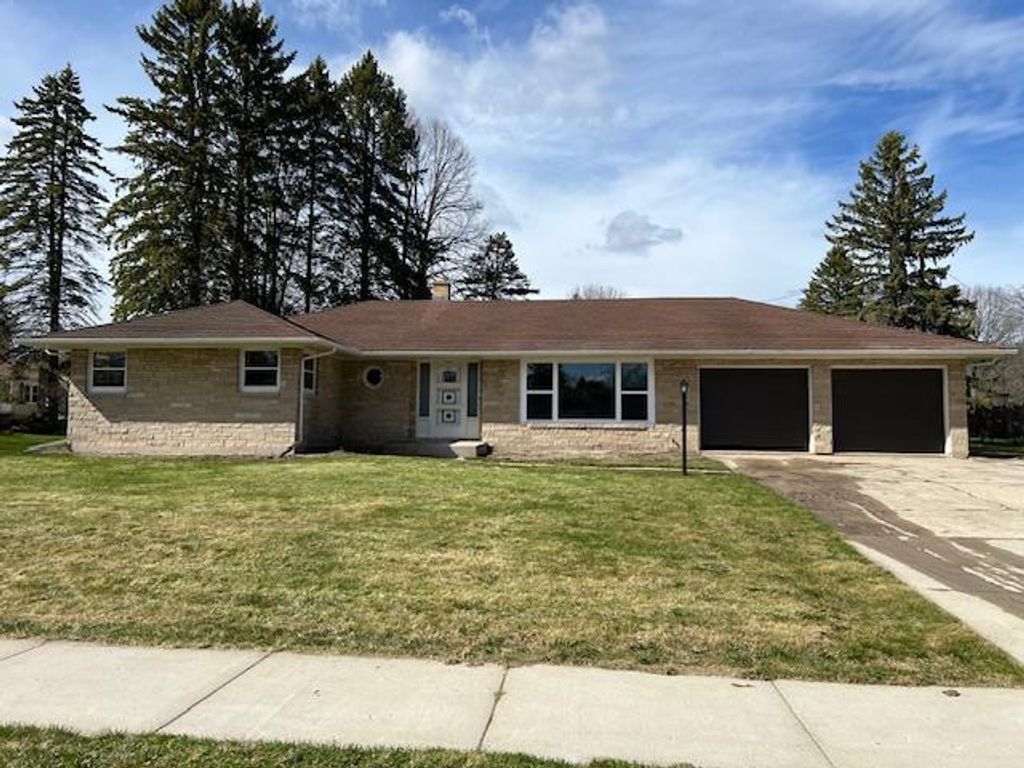 Photo of 508 Waldo BOULEVARD, Manitowoc, WI 54220 (MLS # 50324458)