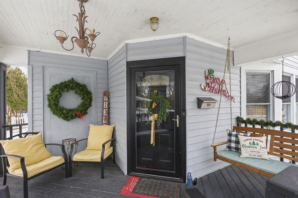 Photo of 423 E Doty AVENUE, Neenah, WI 54956 (MLS # 50319417)