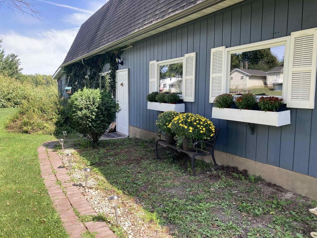 Photo of 435 S Main STREET, Fall River, WI 53932 (MLS # 2016468)