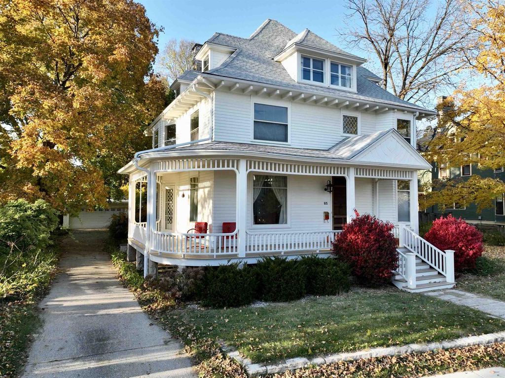 Photo of 615 Saint Lawrence AVENUE, Janesville, WI 53545 (MLS # 2014679)