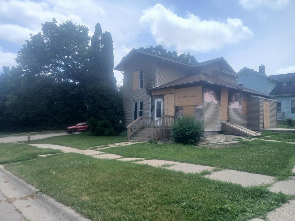 Photo of 402 Ravine STREET, Janesville, WI 53548 (MLS # 2027322)