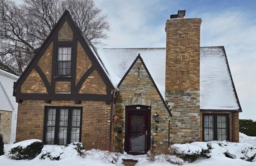 Photo of 843 Wilson STREET, Manitowoc, WI 54220 (MLS # 50322465)