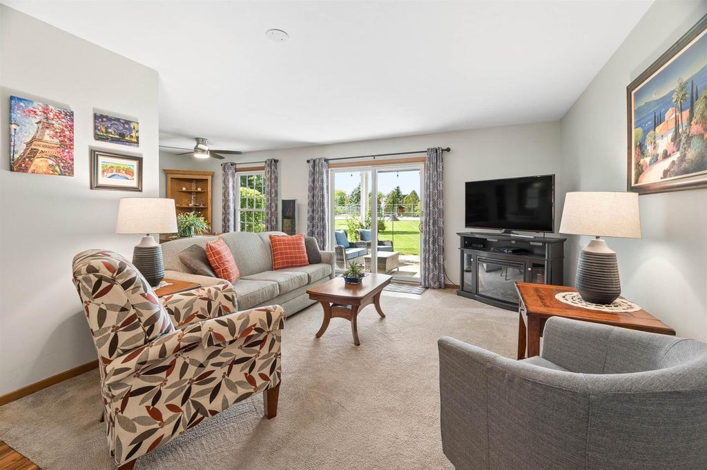 Photo of 2553 Village LANE #B, Oshkosh, WI 54904 (MLS # 50333118)
