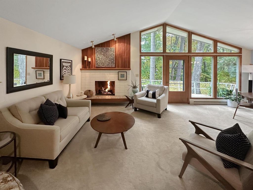 Photo of 980 Queoff STREET, Green Bay, WI 54311 (MLS # 50316728)