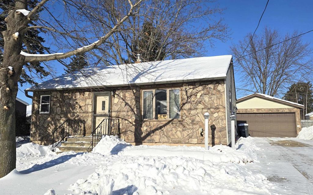 Photo of 911 Pepper AVENUE, Wisconsin Rapids, WI 54494 (MLS # 22600344)