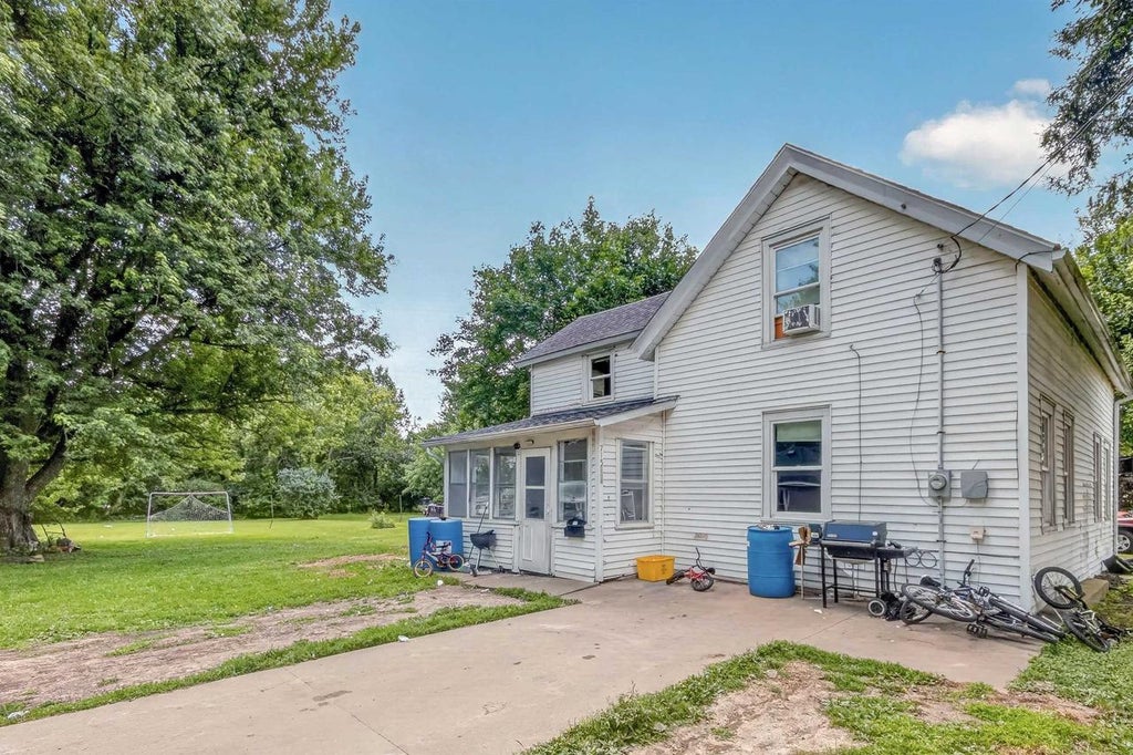 Photo of 715 &amp; 735 E Madison STREET, Platteville, WI 53818 (MLS # 2028531)