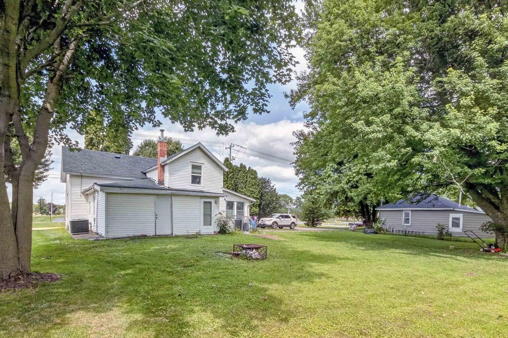 Photo of 715 &amp; 735 E Madison STREET, Platteville, WI 53818 (MLS # 2028531)