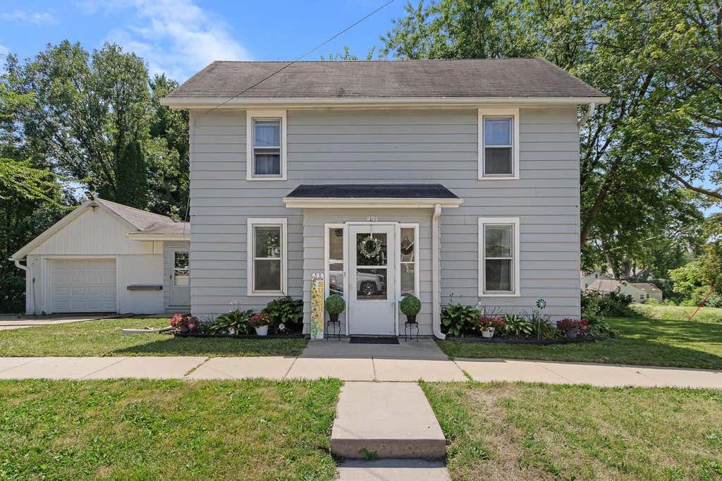 Photo of 401 Columbia AVENUE, Deforest, WI 53532 (MLS # 2030134)