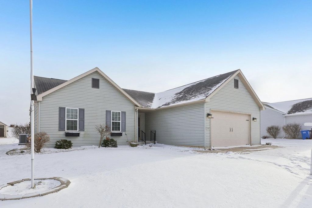 Photo of 104 Ridgeline DRIVE, Columbus, WI 53925 (MLS # 2013095)