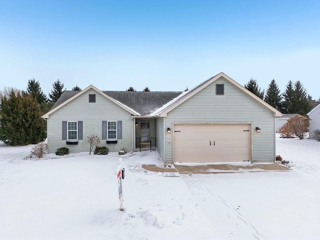 Photo of 104 Ridgeline DRIVE, Columbus, WI 53925 (MLS # 2013095)
