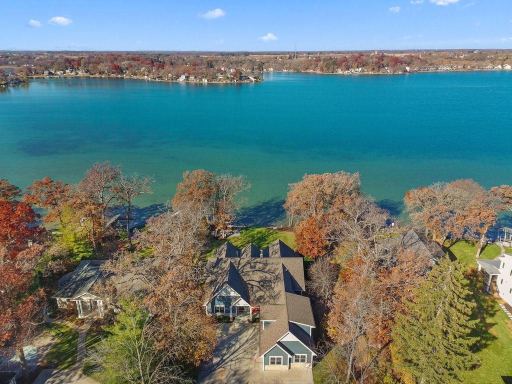 Photo of 1615 E Lake Shore DRIVE, Twin Lakes, WI 53181 (MLS # 1944680)
