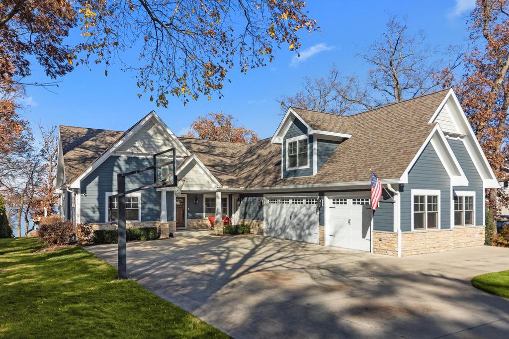 Photo of 1615 E Lake Shore DRIVE, Twin Lakes, WI 53181 (MLS # 1944680)