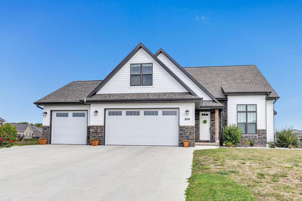 Photo of 1004 Gulfstream COURT, De Pere, WI 54115 (MLS # 50316350)