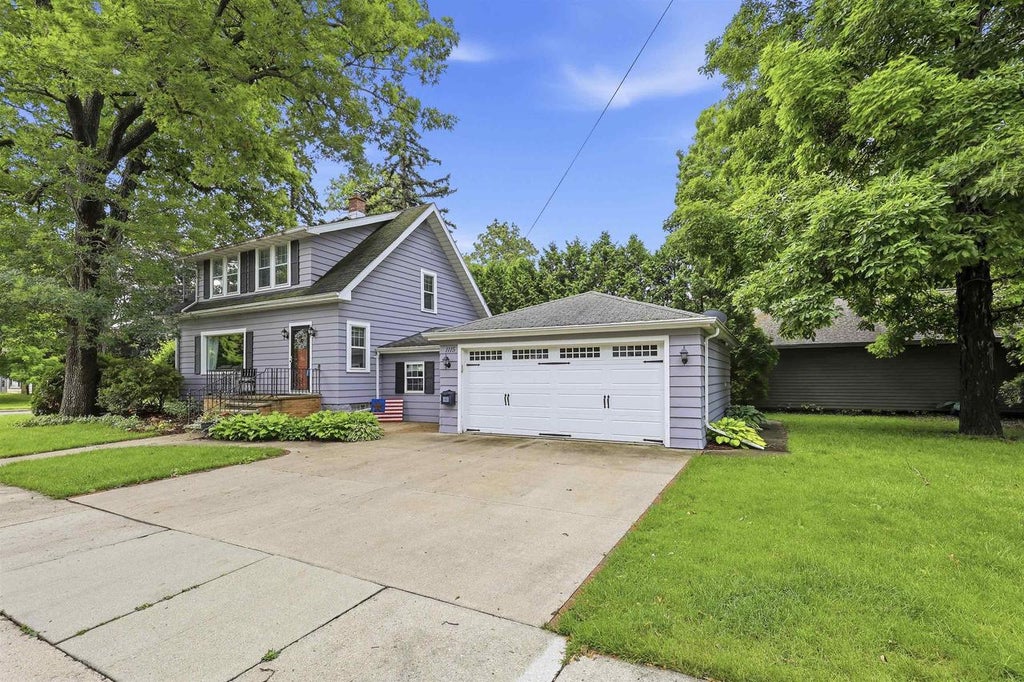 Photo of 1115 Hewitt STREET, Neenah, WI 54956 (MLS # 50328569)