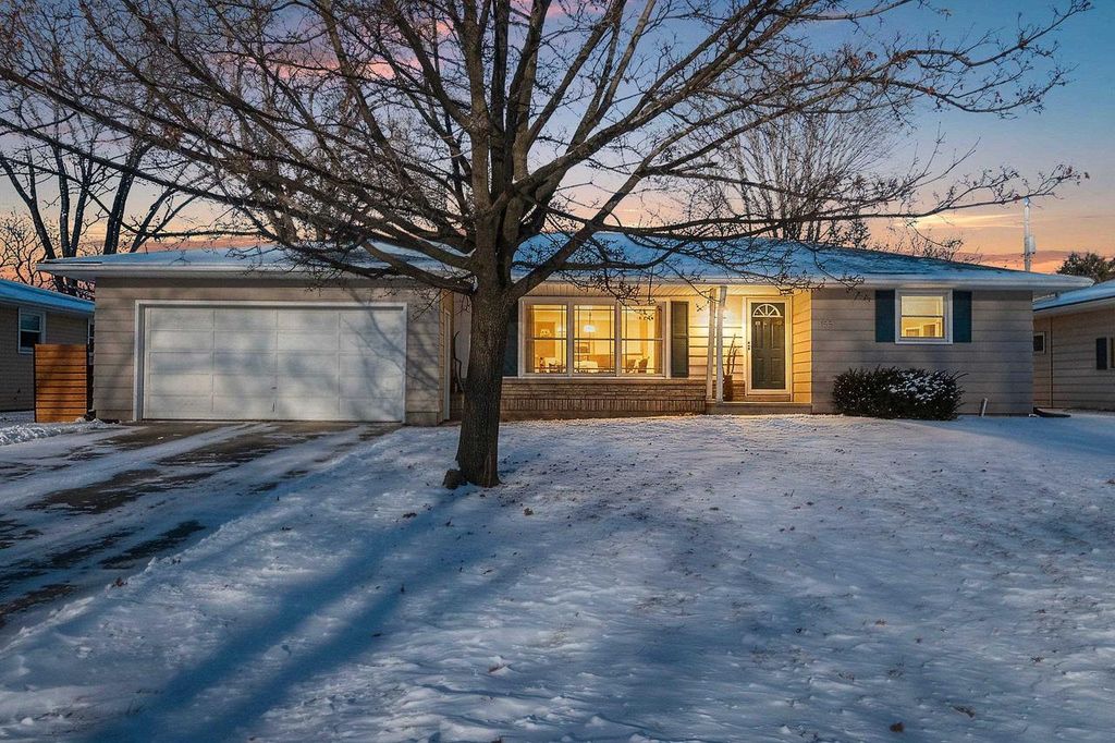 Photo of 155 Custer COURT, Green Bay, WI 54301 (MLS # 50320242)