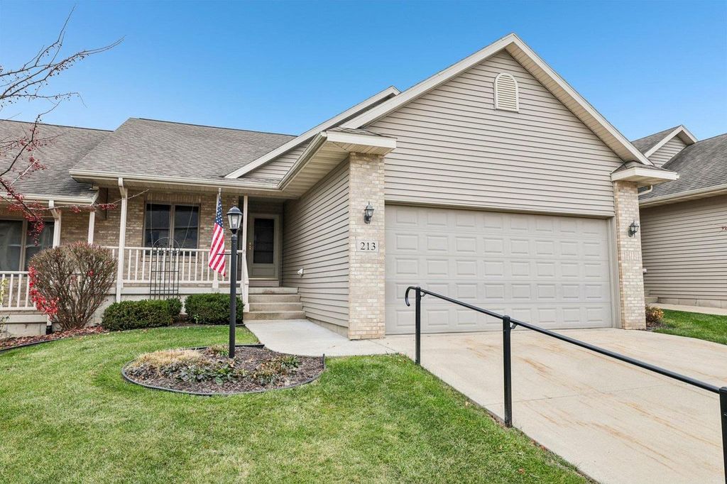Photo of 213 Fairview CIRCLE #50, Waunakee, WI 53597 (MLS # 2015690)