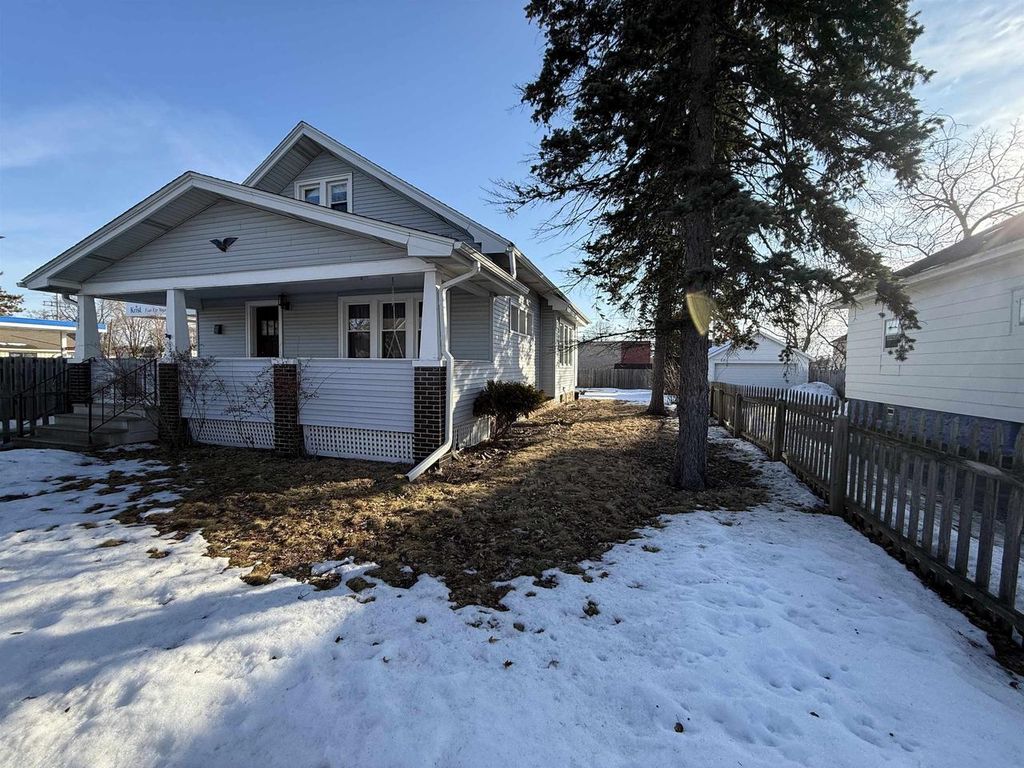 Photo of 1107 S 4th AVENUE, Wausau, WI 54401 (MLS # 22600588)