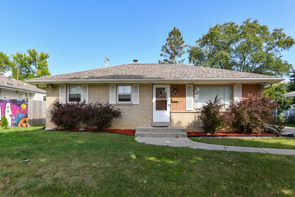 Photo of 8638 W Lynx AVENUE, Milwaukee, WI 53225 (MLS # 1937103)