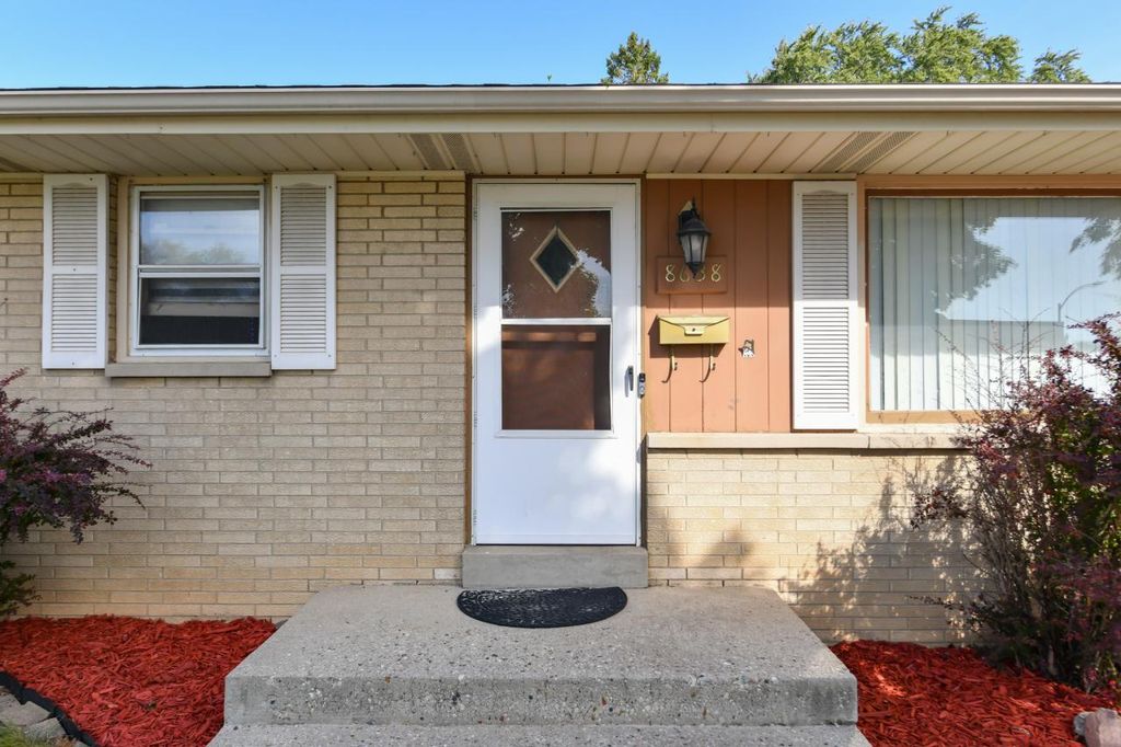Photo of 8638 W Lynx AVENUE, Milwaukee, WI 53225 (MLS # 1937103)