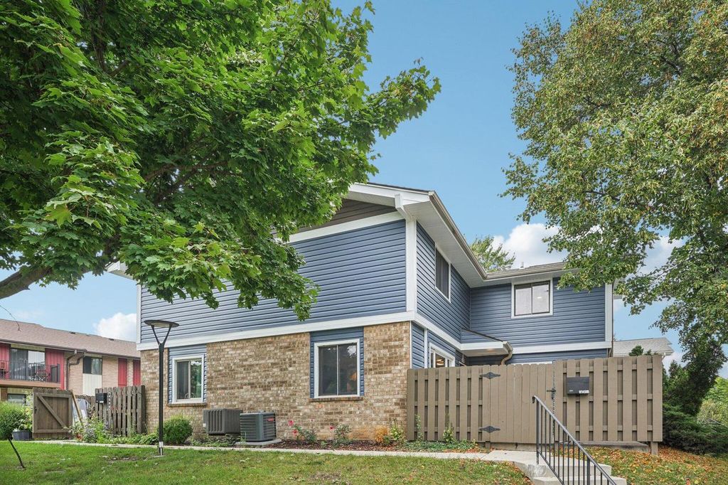 Photo of N76W14595 North Point COURT, Menomonee Falls, WI 53051 (MLS # 1940559)