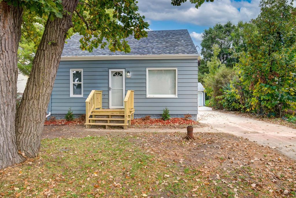Photo of 4958 S 20th STREET, Milwaukee, WI 53221 (MLS # 1942135)