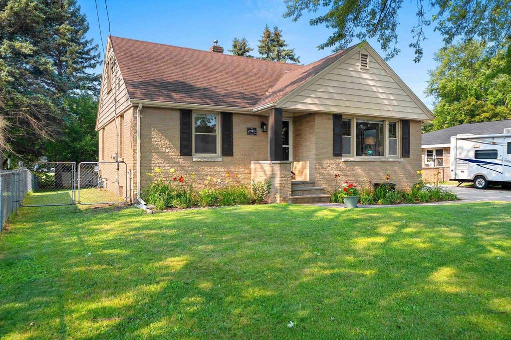 Photo of 2116 Manitowoc ROAD, Green Bay, WI 54302 (MLS # 50330014)