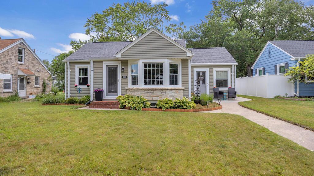 Photo of 656 N Montgomery STREET, Port Washington, WI 53074 (MLS # 1968347)