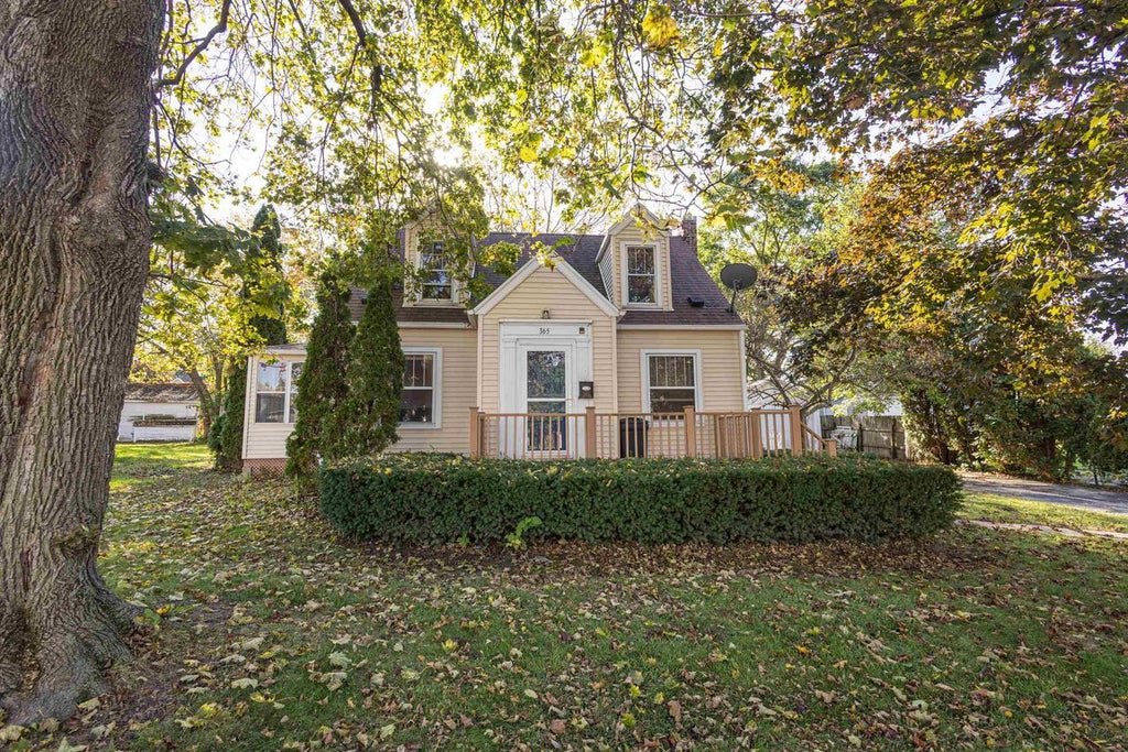 Photo of 365 Southwest ROAD, Platteville, WI 53818 (MLS # 2034530)