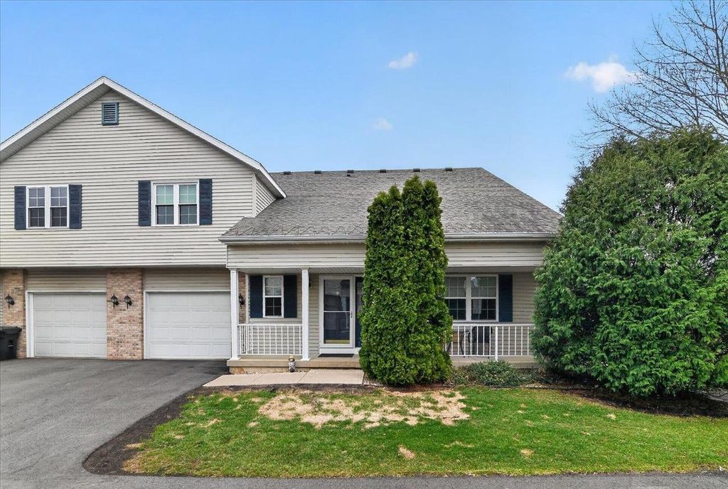 Photo of 957 Chandler LANE, Sun Prairie, WI 53590 (MLS # 2020471)