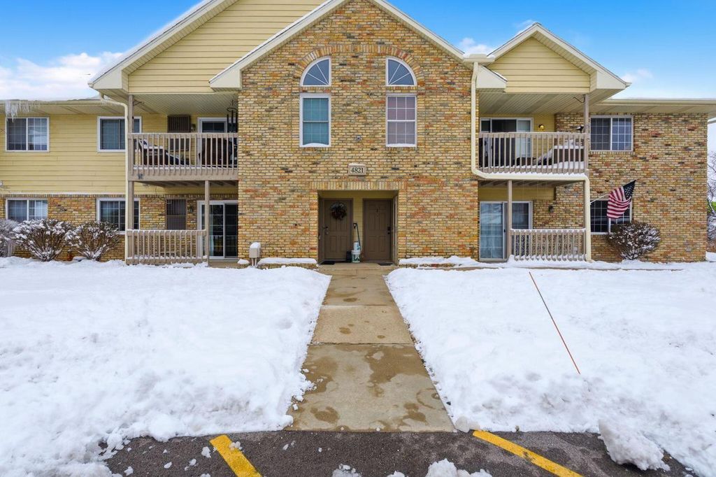 Photo of 4821 Easy STREET #Unit 5, Hartland, WI 53029 (MLS # 1944480)