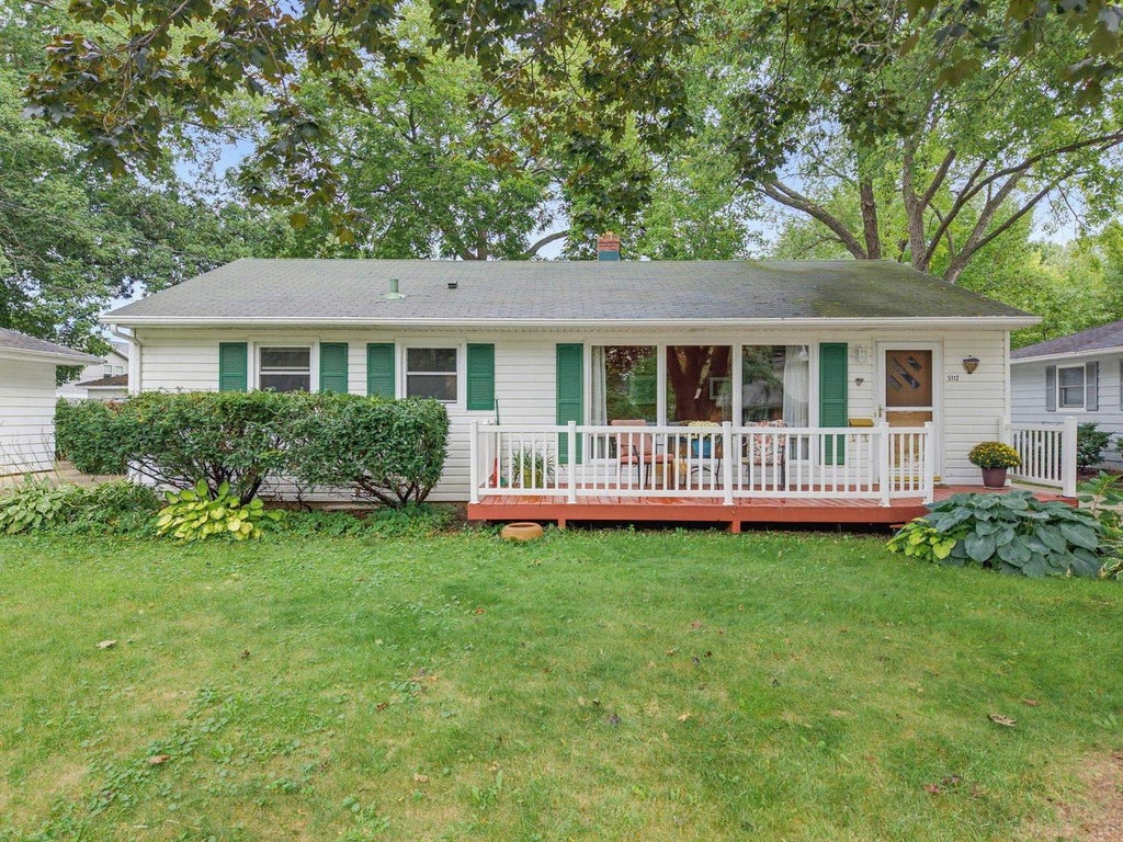 Photo of 5112 Arrowhead DRIVE, Monona, WI 53716 (MLS # 2032397)