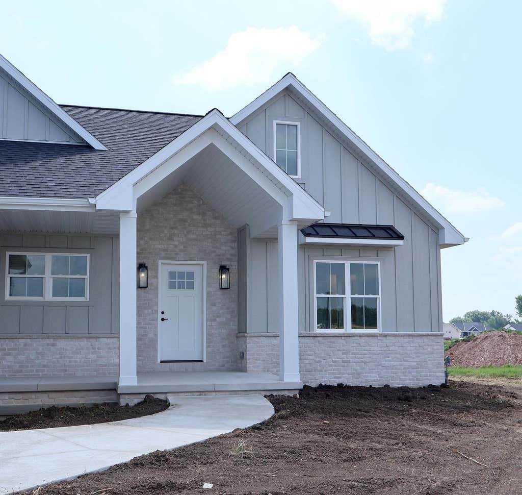 Photo of 773 Royal St Pats DRIVE, Wrightstown, WI 54180 (MLS # 50330577)