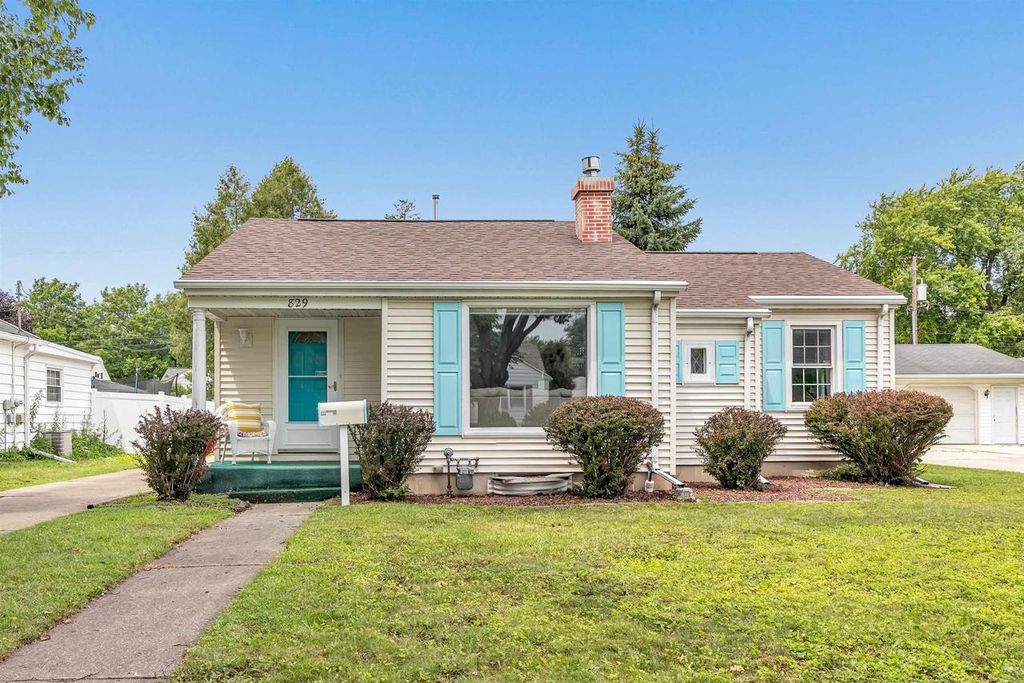 Photo of 829 Ethel AVENUE, Green Bay, WI 54303 (MLS # 50328726)
