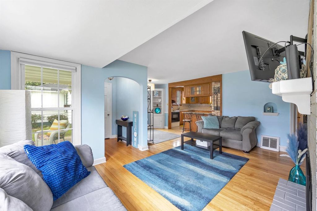 Photo of 829 Ethel AVENUE, Green Bay, WI 54303 (MLS # 50328726)