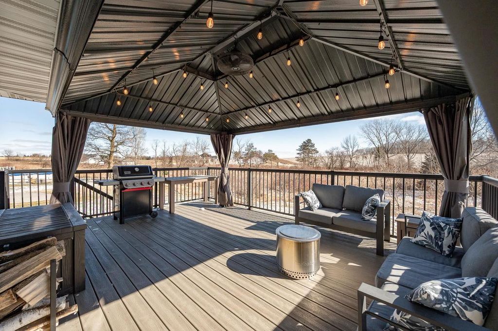 Photo of 1656 Steiner LANE, Green Bay, WI 54313 (MLS # 50321520)