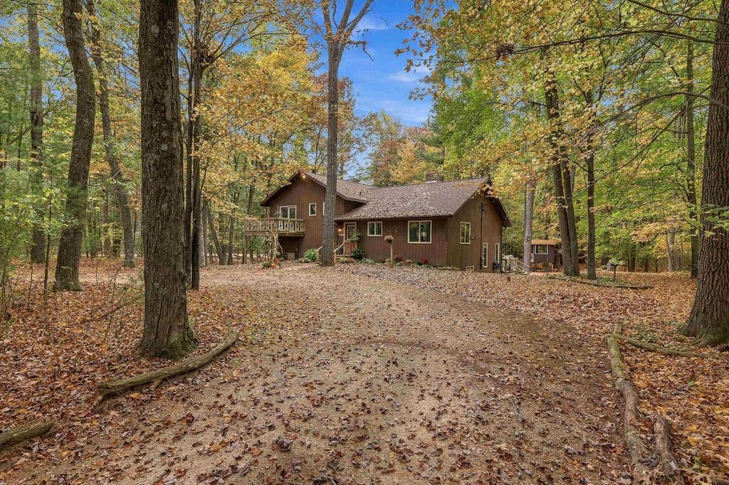 Photo of E2578 Lindee LANE, Waupaca, WI 54981 (MLS # 22605158)