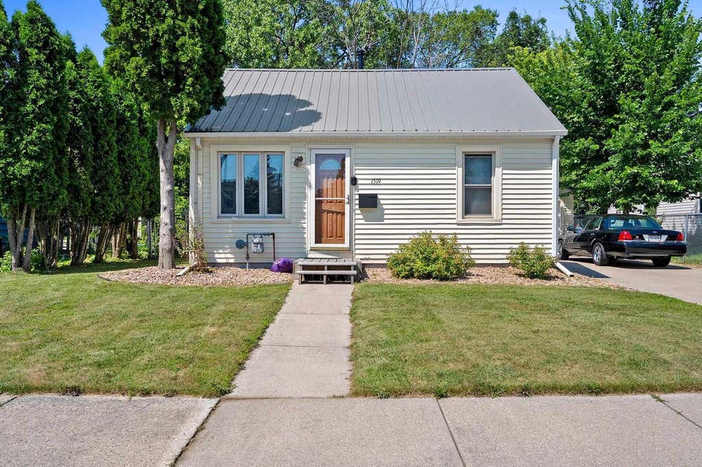 Photo of 1519 N Wayne STREET, Appleton, WI 54911 (MLS # 50330596)