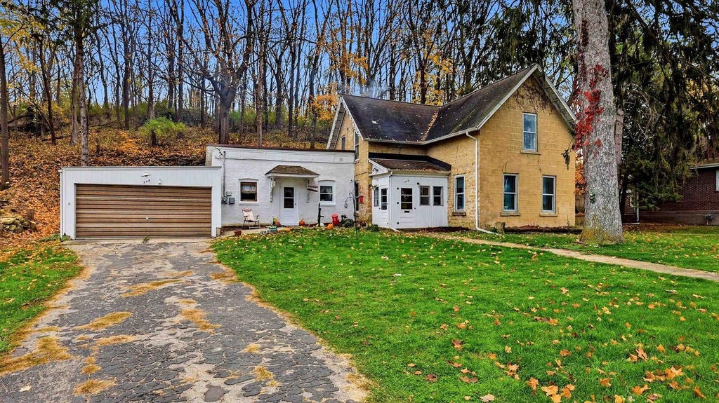 Photo of 349 Galena STREET, Darlington, WI 53530 (MLS # 2035095)