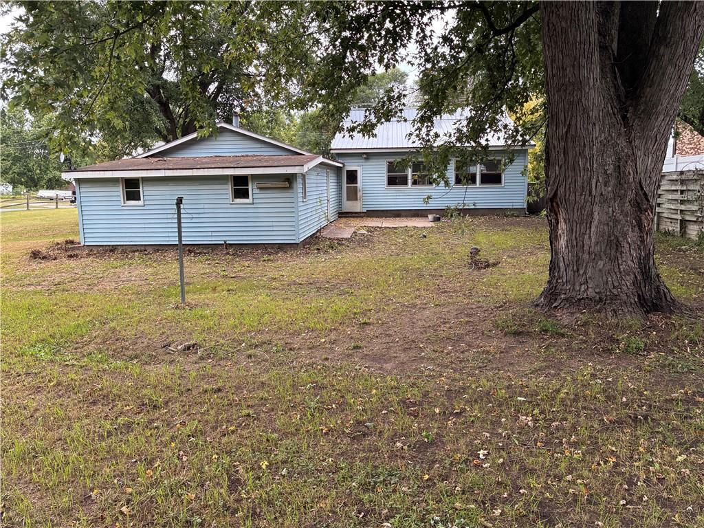 Photo of 825 E Washington STREET, Durand, WI 54736 (MLS # 1595127)