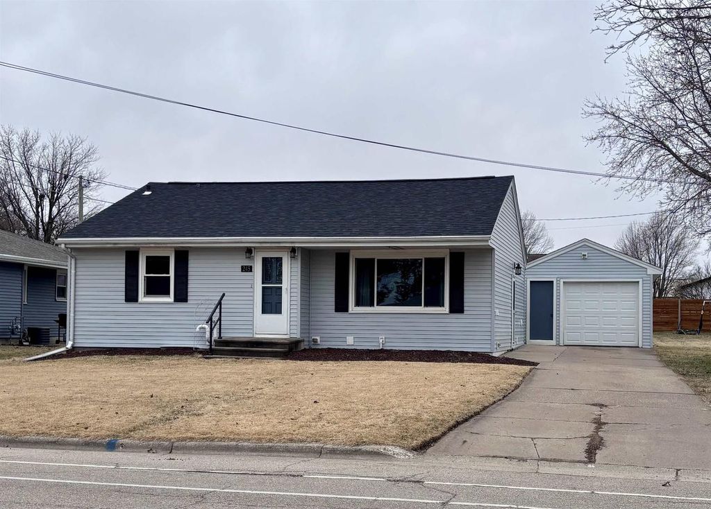 Photo of 245 Ridge AVENUE, Platteville, WI 53818 (MLS # 2018340)
