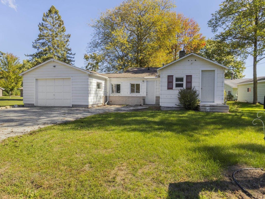 Photo of 520 E Park DRIVE, Peshtigo, WI 54157 (MLS # 50333461)