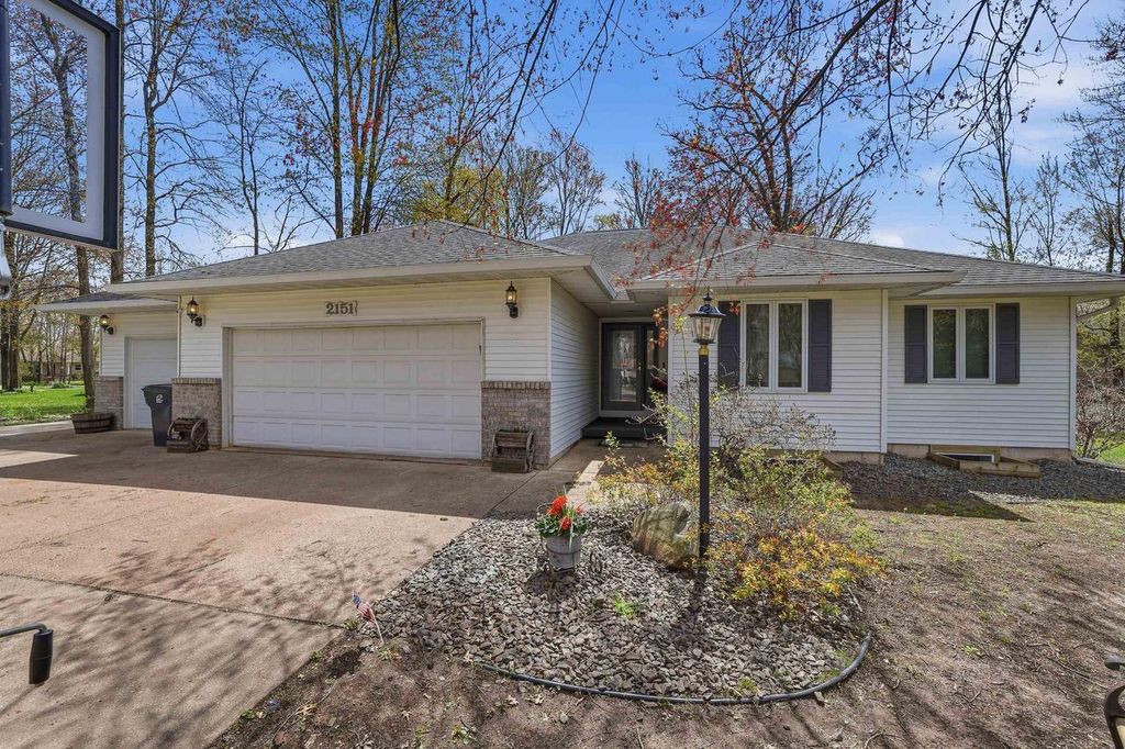 Photo of 2151 W Breezewood CT, Plover, WI 54467 (MLS # 22601908)
