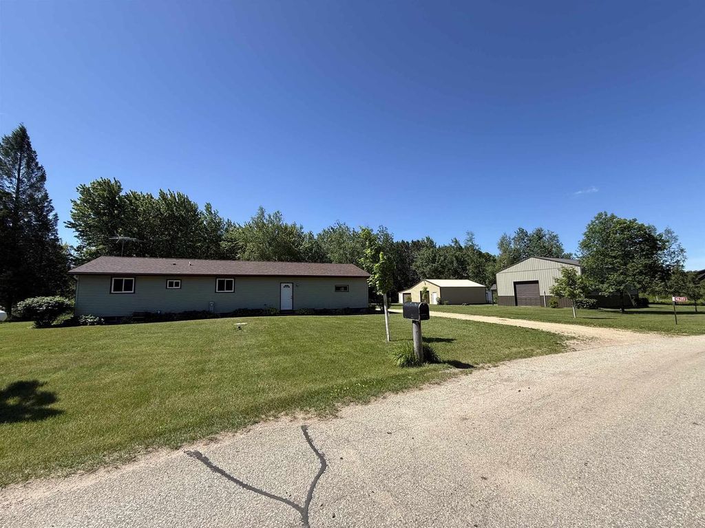 Photo of N6392 Blueberry ROAD, Gresham, WI 54128 (MLS # 50327438)