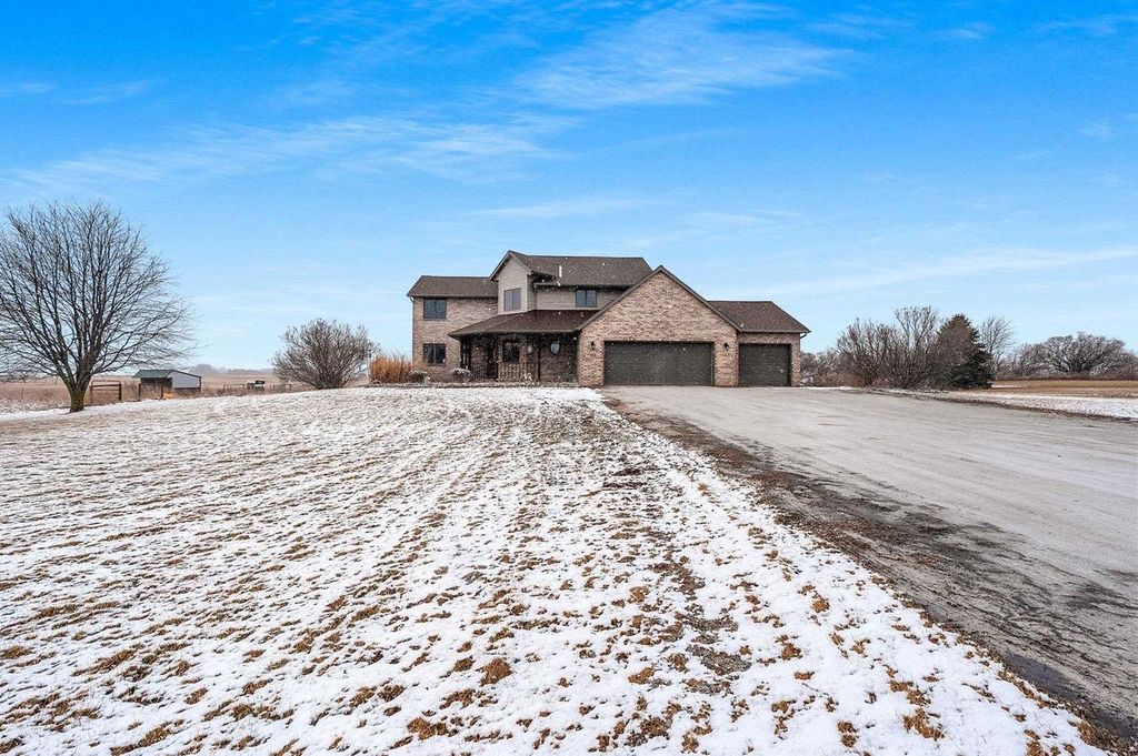 Photo of N2729 Lakeshore ROAD, Kewaunee, WI 54216 (MLS # 50322197)