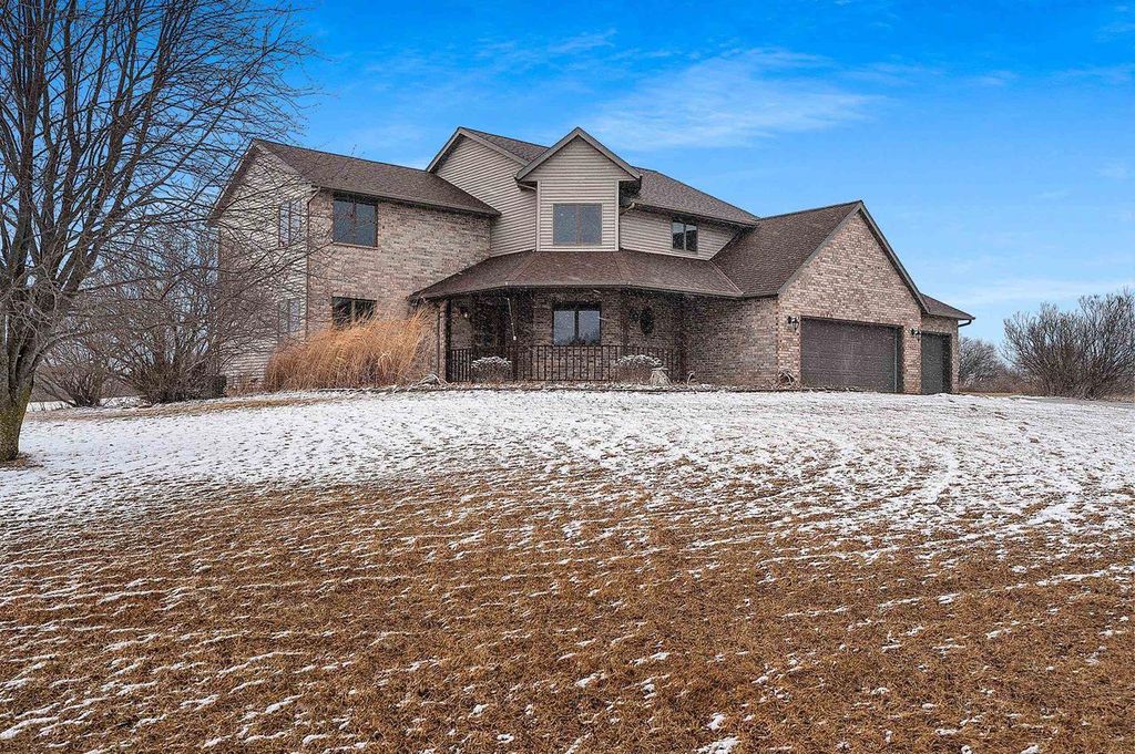 Photo of N2729 Lakeshore ROAD, Kewaunee, WI 54216 (MLS # 50322197)