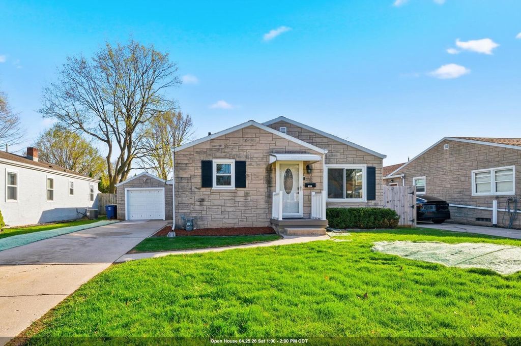 Photo of 1652 Kimball STREET, Green Bay, WI 54302 (MLS # 50324304)