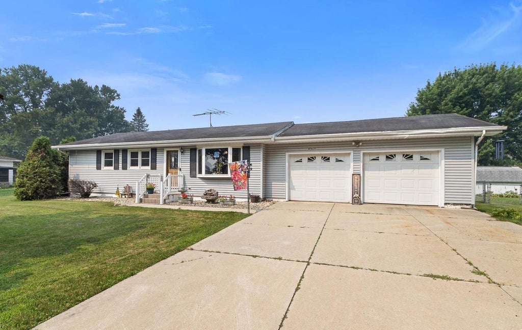 Photo of N7619 Carimaunee DRIVE, Portage, WI 53901 (MLS # 2028388)